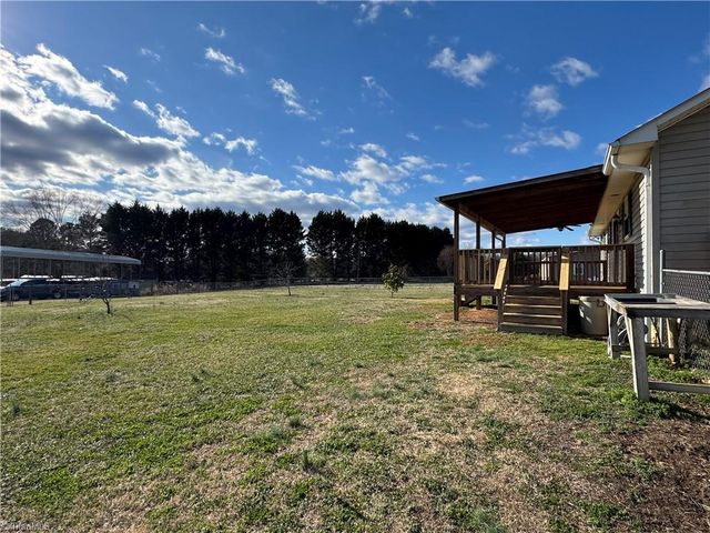 512 R L Norris Road, Linwood, NC 27299