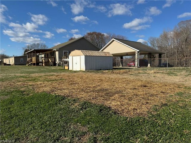 512 R L Norris Road, Linwood, NC 27299