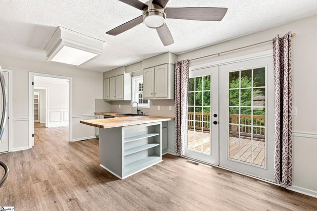 320 Bates View Drive, Travelers Rest, SC 29690
