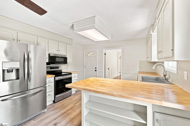320 Bates View Drive, Travelers Rest, SC 29690