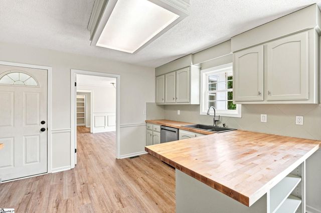 320 Bates View Drive, Travelers Rest, SC 29690