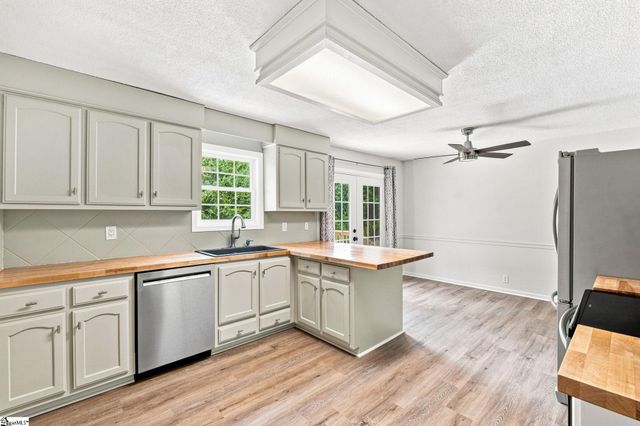 320 Bates View Drive, Travelers Rest, SC 29690