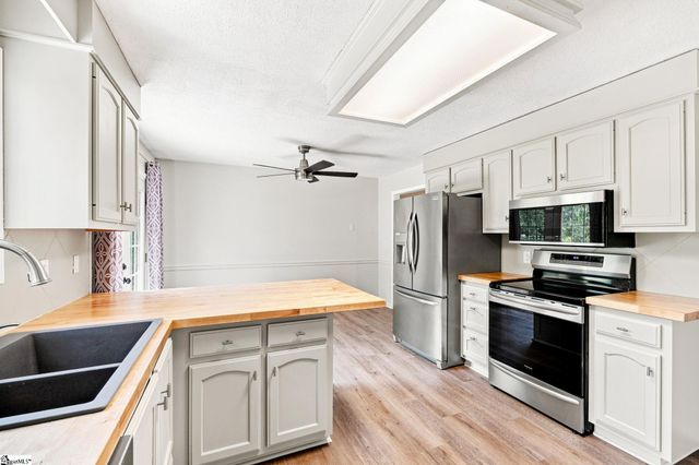 320 Bates View Drive, Travelers Rest, SC 29690