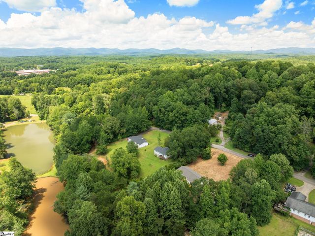 320 Bates View Drive, Travelers Rest, SC 29690