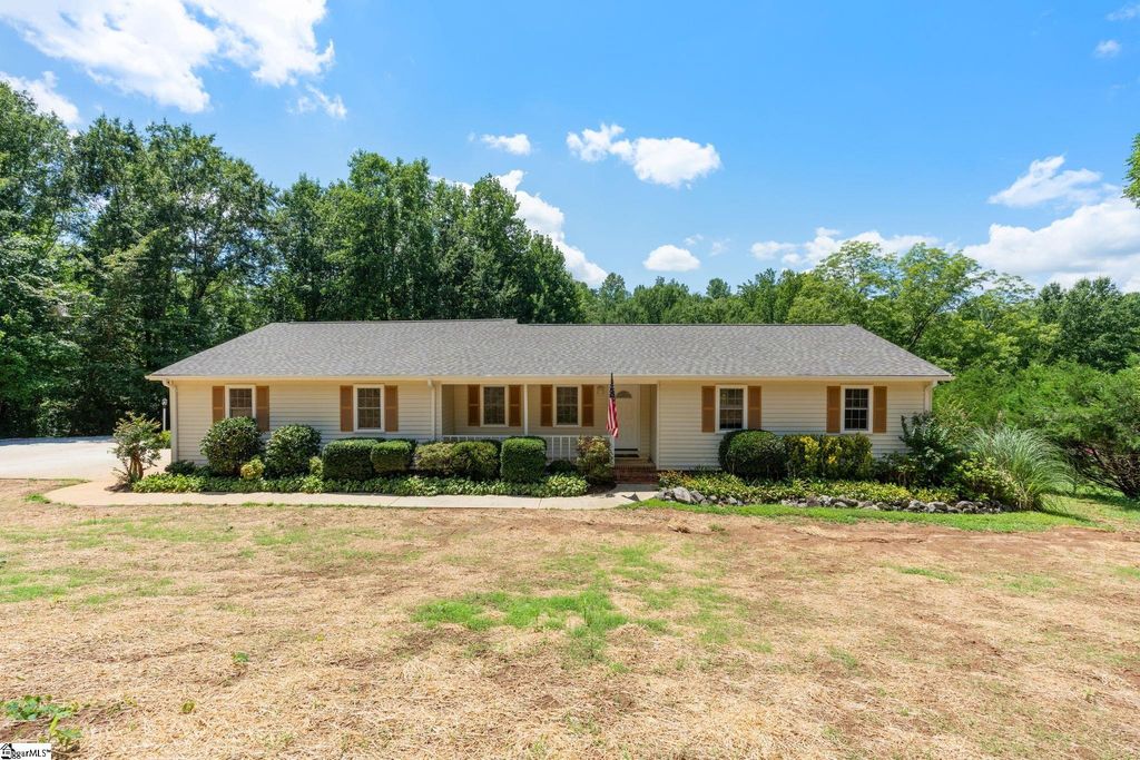 320 Bates View Drive, Travelers Rest, SC 29690