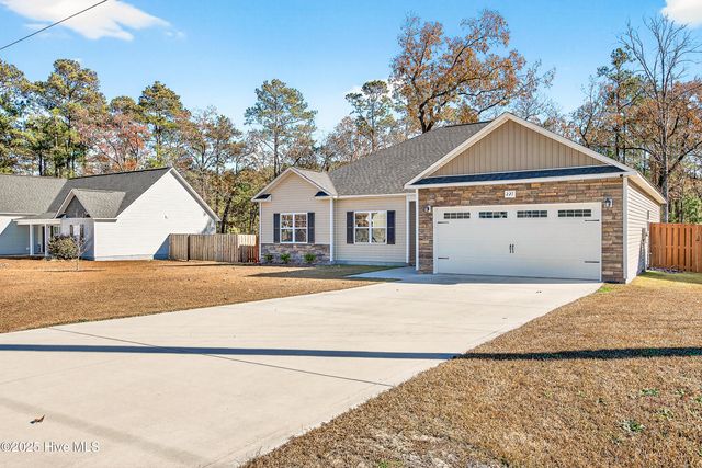 227 Westfield Drive, Richlands, NC 28574