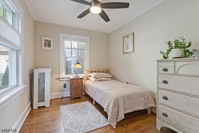 54 Elm St, Millburn Twp., NJ 07041