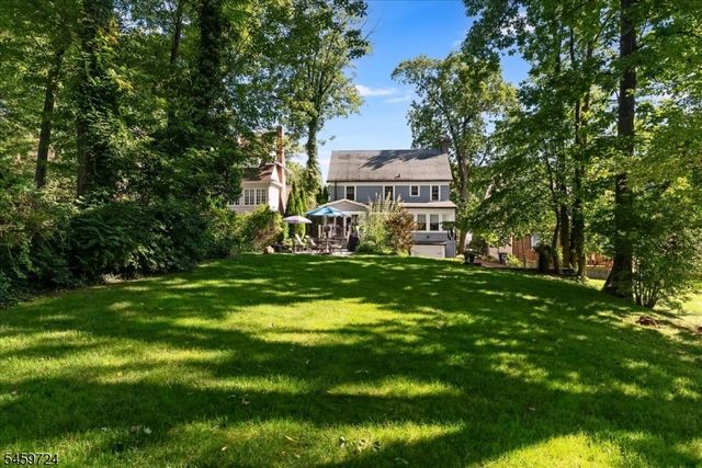 54 Elm St, Millburn Twp., NJ 07041