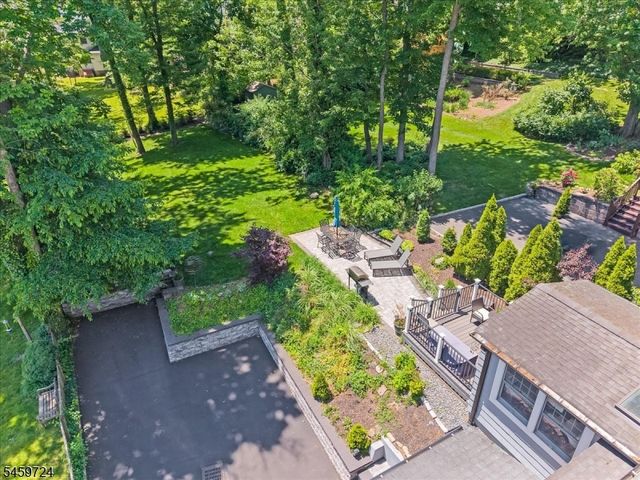 54 Elm St, Millburn Twp., NJ 07041