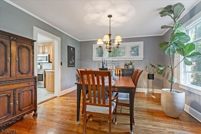 54 Elm St, Millburn Twp., NJ 07041