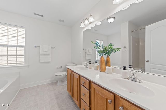 7601 Eagle Chase Drive, Willow Springs, NC 27592