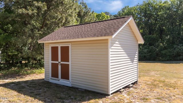 7601 Eagle Chase Drive, Willow Springs, NC 27592