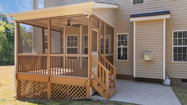 7601 Eagle Chase Drive, Willow Springs, NC 27592