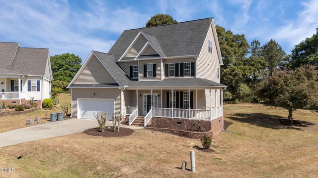7601 Eagle Chase Drive, Willow Springs, NC 27592