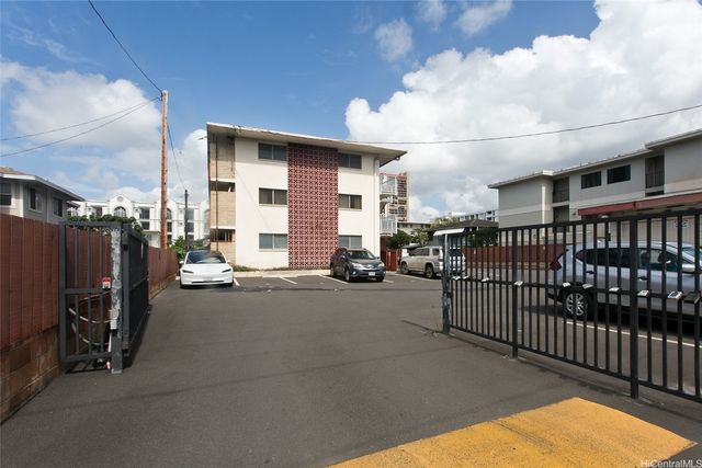 1426 Keeaumoku Street B13, Honolulu, HI 96822