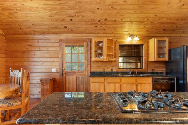 1045 Bellewood, Canyon Lake, TX 78133