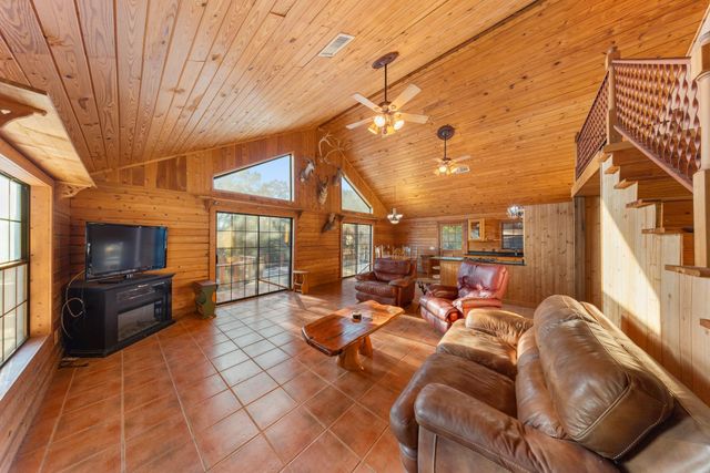 1045 Bellewood, Canyon Lake, TX 78133