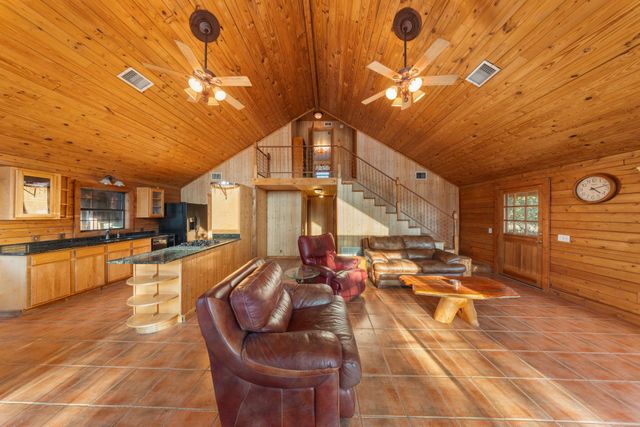 1045 Bellewood, Canyon Lake, TX 78133