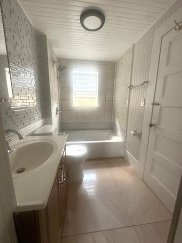 136 N 15th Street C, Fort Pierce, FL 34950