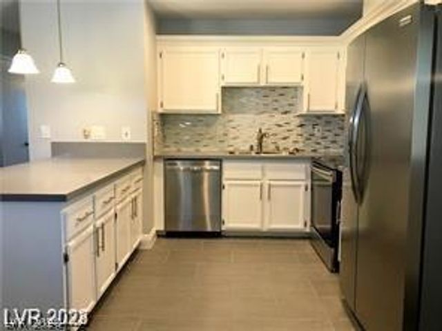 1108 Observation Drive 202, Las Vegas, NV 89128