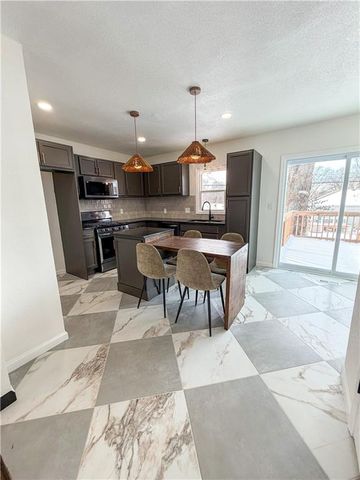 5112 N Cypress Avenue, Kansas City, MO 64119