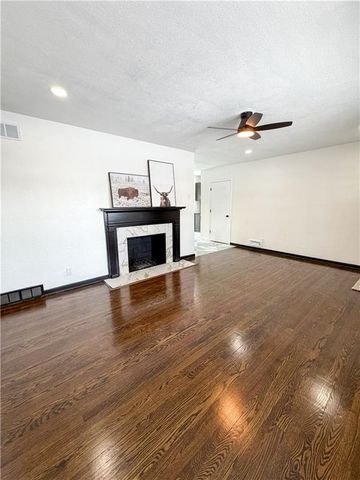 5112 N Cypress Avenue, Kansas City, MO 64119