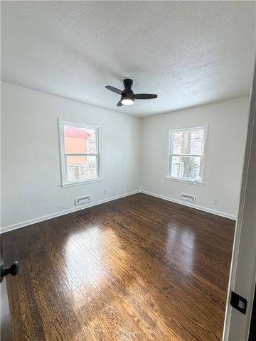 5112 N Cypress Avenue, Kansas City, MO 64119