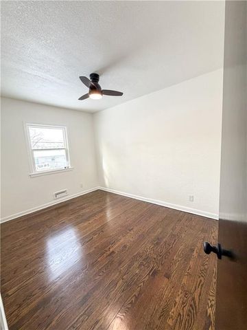 5112 N Cypress Avenue, Kansas City, MO 64119