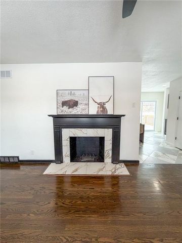 5112 N Cypress Avenue, Kansas City, MO 64119