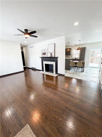 5112 N Cypress Avenue, Kansas City, MO 64119