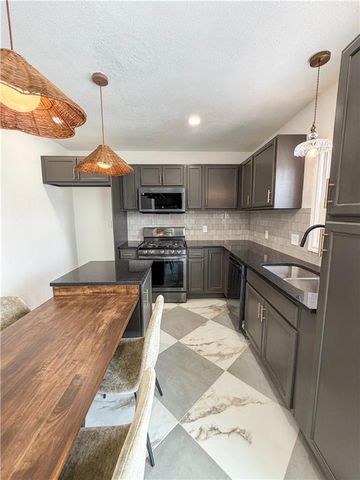 5112 N Cypress Avenue, Kansas City, MO 64119