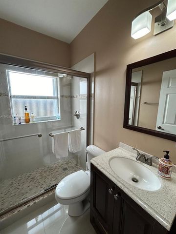 11308 NW 58th Ter, Doral, FL 33178