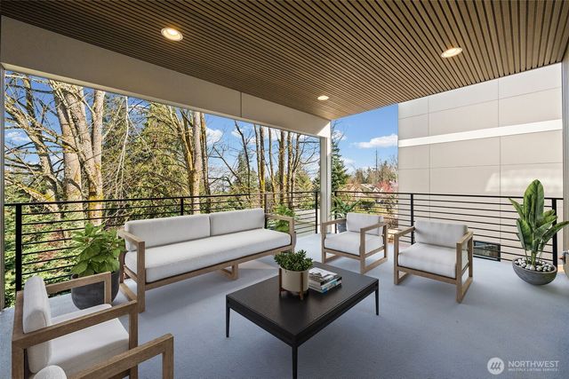 16050 SE 44th Court, Bellevue, WA 98006