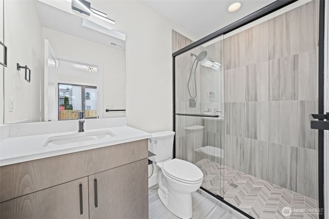 16050 SE 44th Court, Bellevue, WA 98006