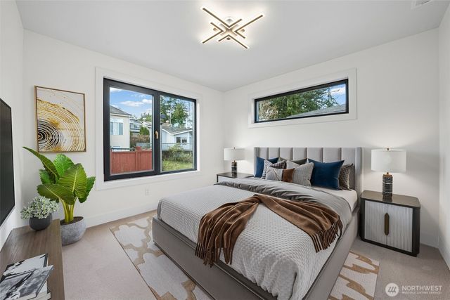 16050 SE 44th Court, Bellevue, WA 98006
