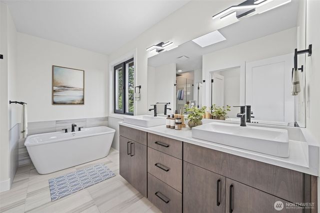 16050 SE 44th Court, Bellevue, WA 98006