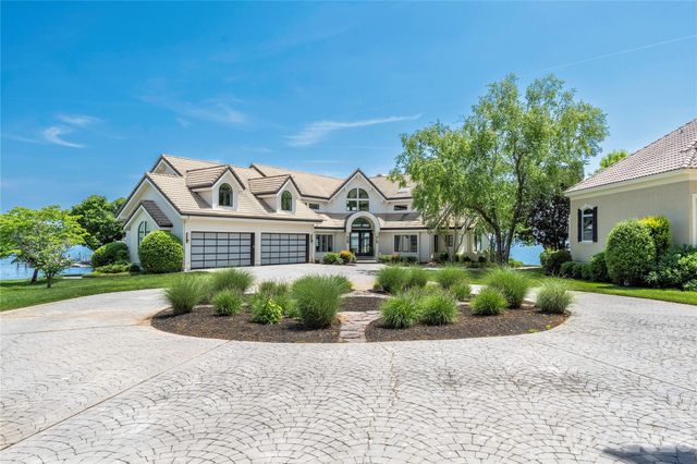 3386 Governors Island Drive, Denver, NC 28037