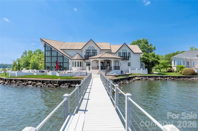 3386 Governors Island Drive, Denver, NC 28037
