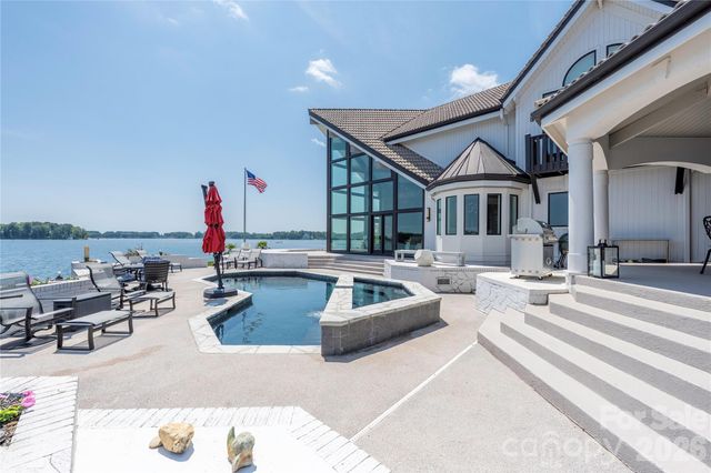 3386 Governors Island Drive, Denver, NC 28037