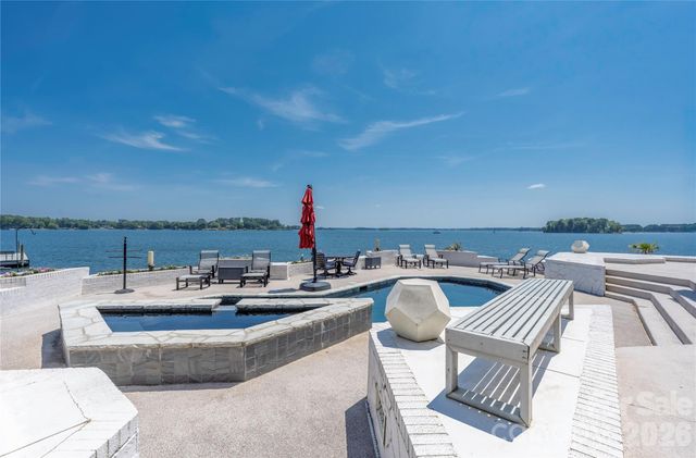 3386 Governors Island Drive, Denver, NC 28037