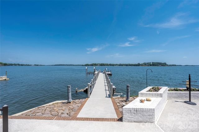 3386 Governors Island Drive, Denver, NC 28037