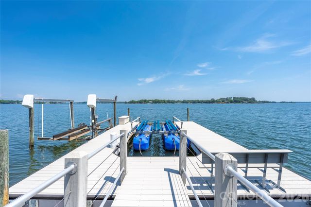 3386 Governors Island Drive, Denver, NC 28037