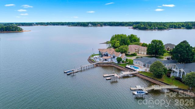 3386 Governors Island Drive, Denver, NC 28037