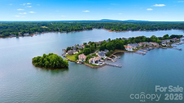 3386 Governors Island Drive, Denver, NC 28037