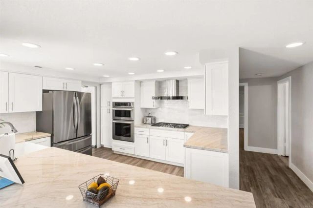 3684 Maria Ln, Carlsbad, CA 92008