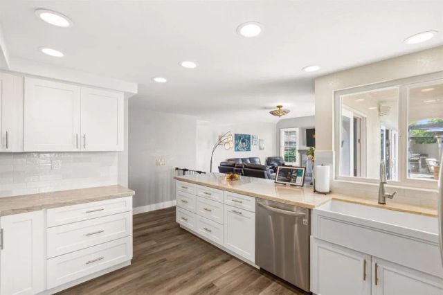 3684 Maria Ln, Carlsbad, CA 92008