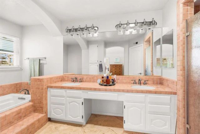 3684 Maria Ln, Carlsbad, CA 92008