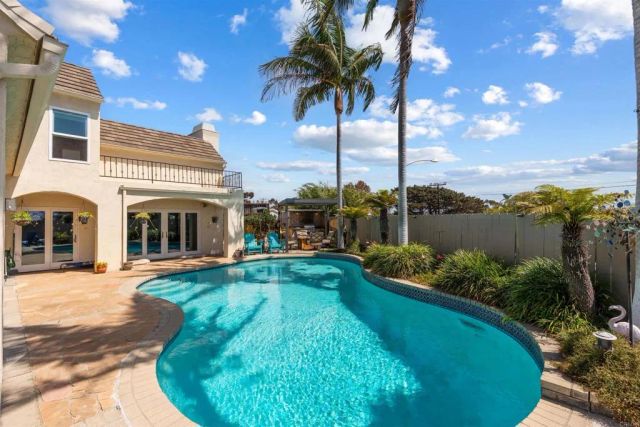 3684 Maria Ln, Carlsbad, CA 92008