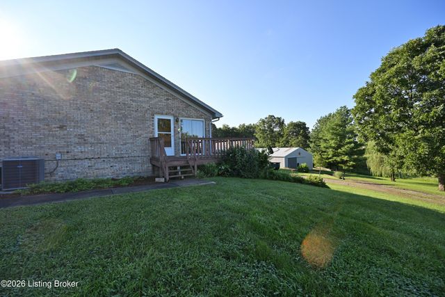 290 Hochstrasser Rd, Elk Creek, KY 40071