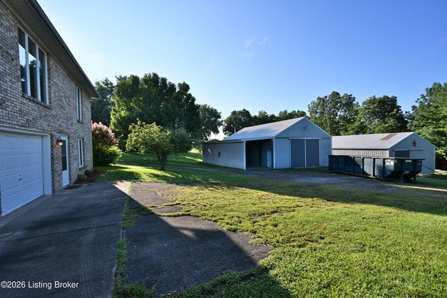 290 Hochstrasser Rd, Elk Creek, KY 40071